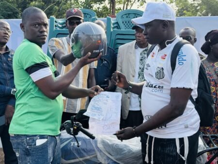 Présidentielle 2025 : appui matériel de Guillaume Hawing au Directoire de campagne de GMD de Boffa et aux mouvements engagés pour la victoire du candidat Mamadi Doumbouya