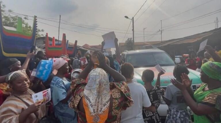 Campagne présidentielle: soutien massif des femmes de Sangoyah à la candidate Makalé Camara